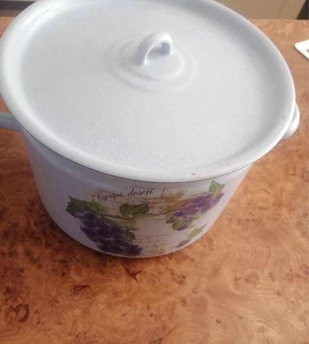 Кастрюля эмалированная