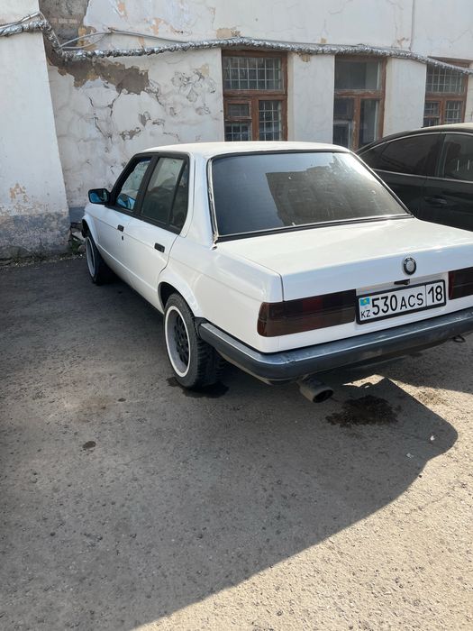 Продам BMW е30 1984