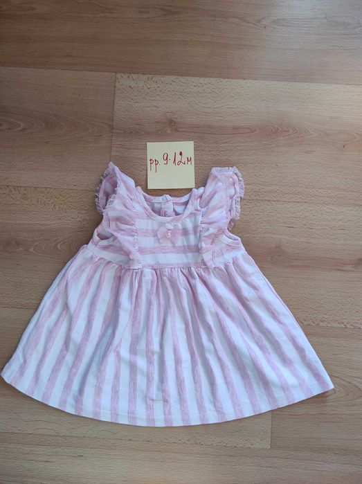 Лот от бебешки дрешки за момиче, 9-12 м.