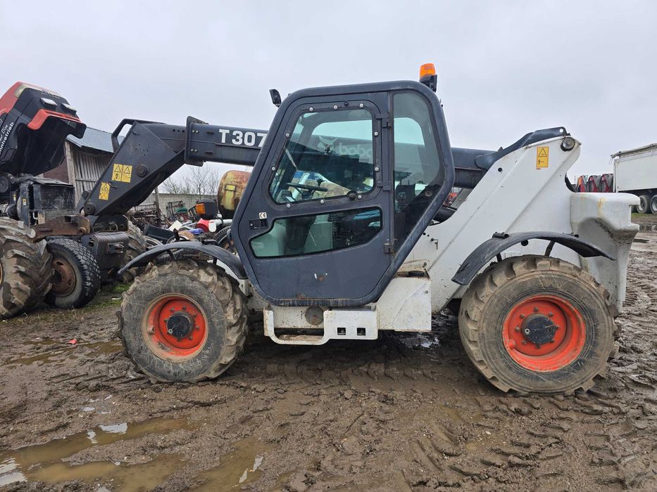 Incarcator telescopic Bobcat T3071