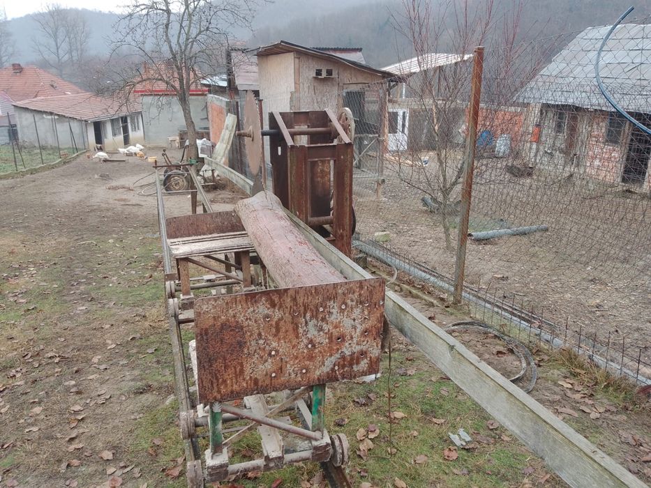 Vand circular cu 2 panze (gater) pentru facut cherestea din busteni