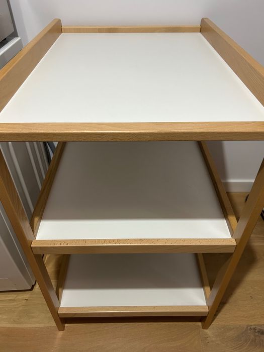 Masuta de infasat bebe