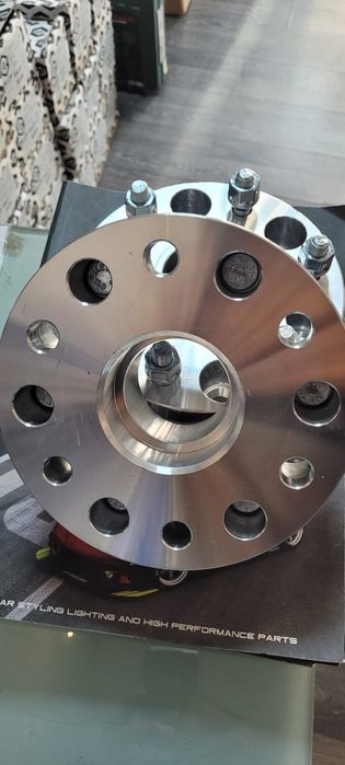 2 Distantieri 6x139,7 GMC/Cadillac/Chevrolet 30 mm