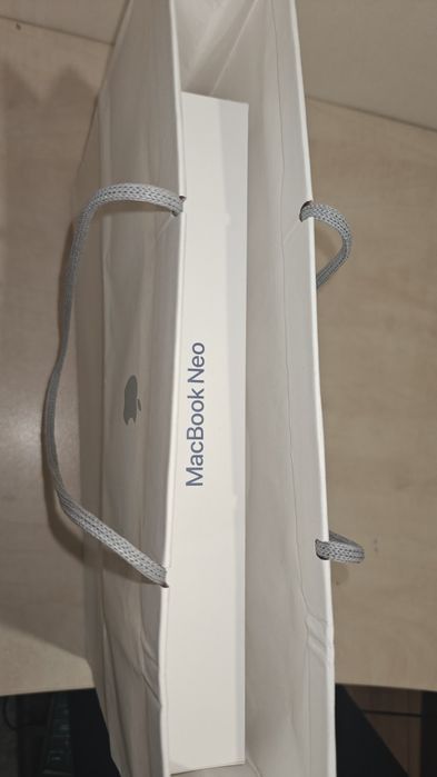 Продам Apple MacBook Neo Тёмно-синий