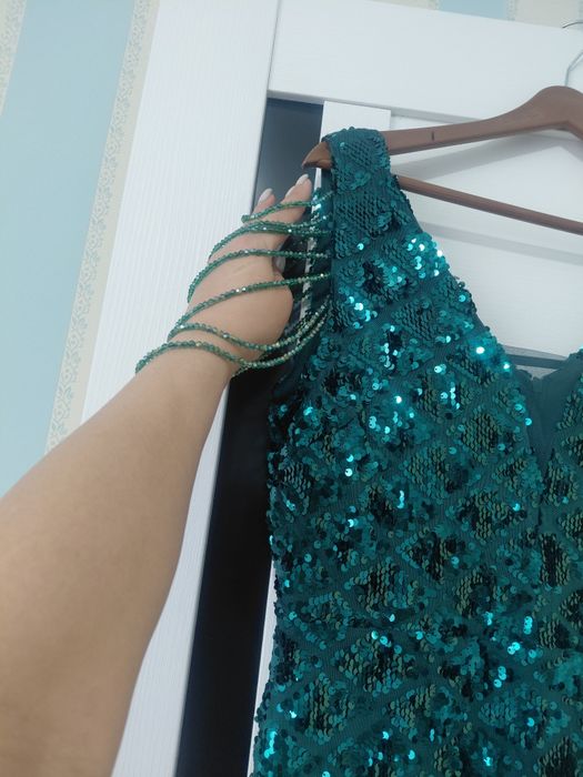 Платье в паетках. Длинное