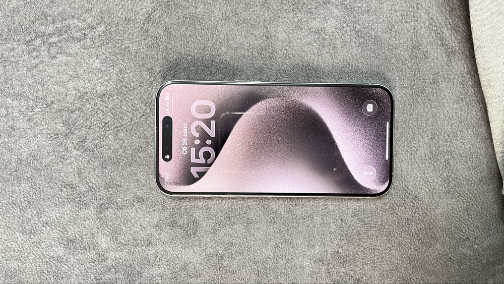 Iphone 15 pro 256 гб без ремонта,с коробкой зарядка