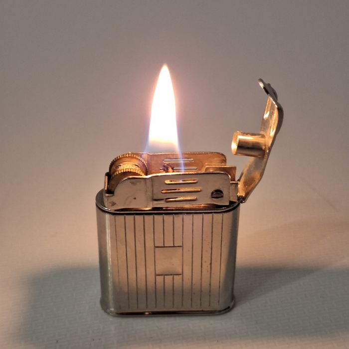 Bricheta veche de colectie benzina