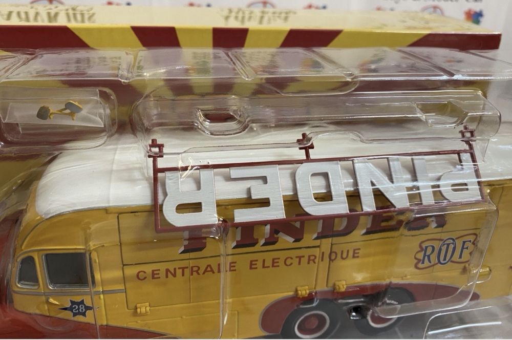 BERNARD 28 electrical truck PINDER CIRCUS 1951 macheta auto 1:43(26cm