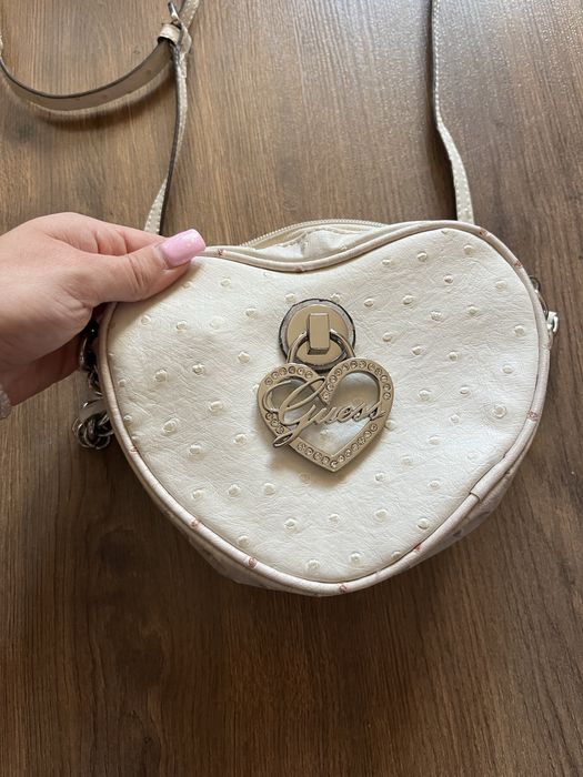 Оригинална чантa Guess