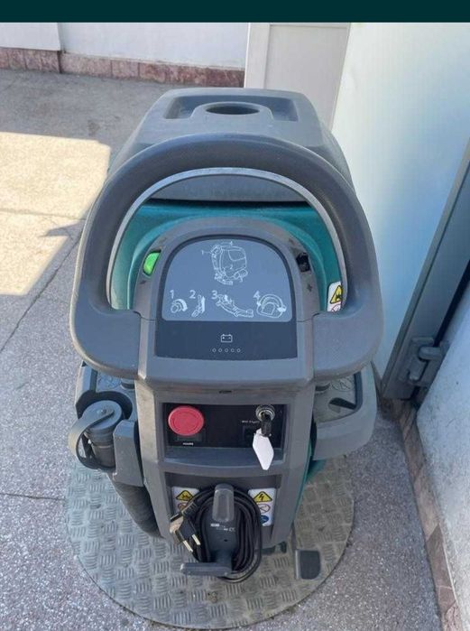 Curatenie mecanizata parcari hale spatii industriale spatii comerciale