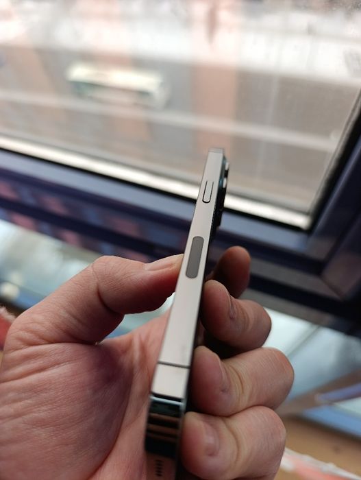 Продам iPhone 13 pro