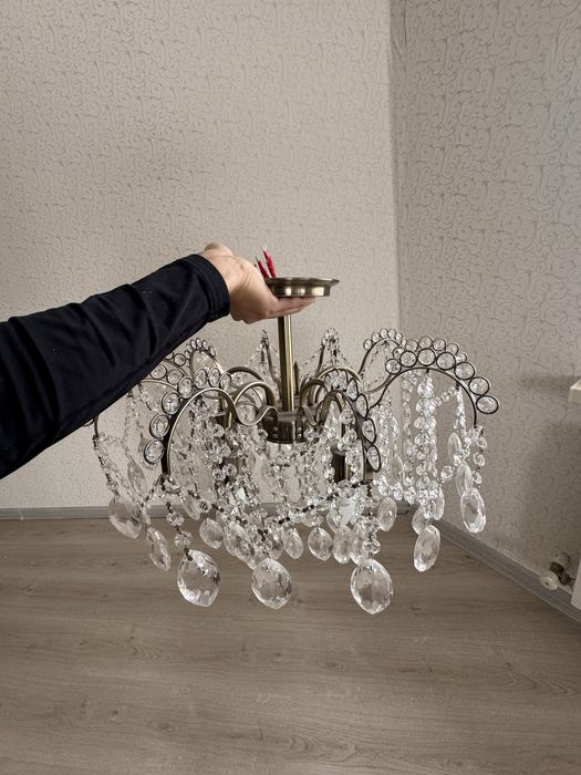 Продам 2 люстру