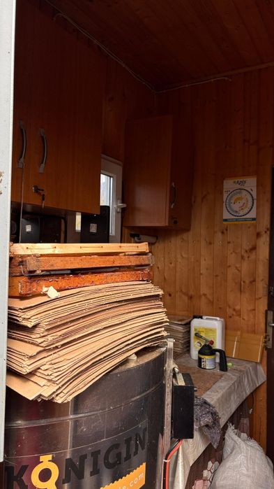 Camion apicol complet echipat