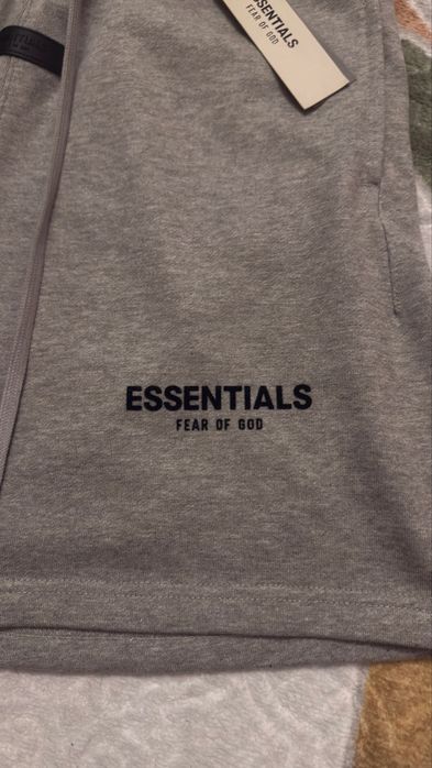 pantaloni essential