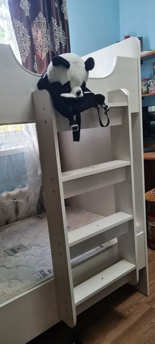 Двухъярусная кровать