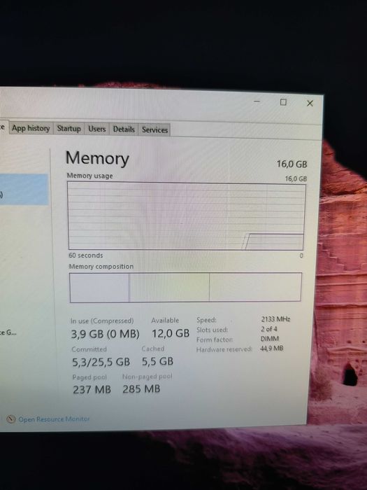 Продавам Компютър 1080 8gb i5-8600k 16 gb ram
