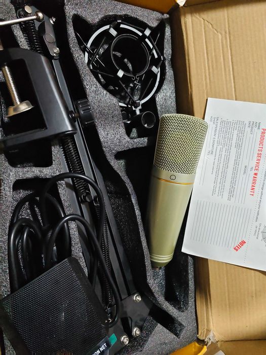 Профессиональная Звуковая карта , мидиклавиатура , конд. микрофон