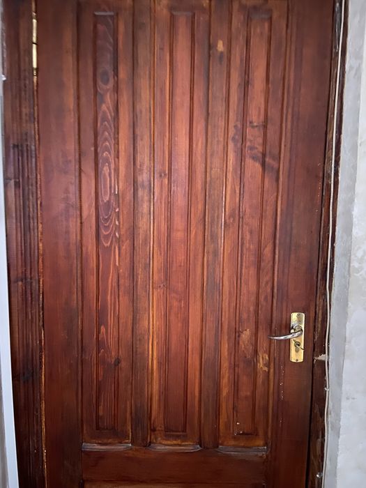 Продам   Входную дверь.