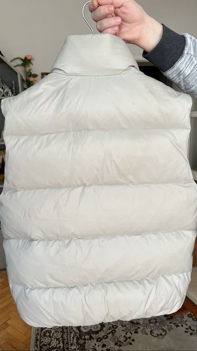 Calvin Klein мъжки елек, бежов, М размер, в търговски вид.