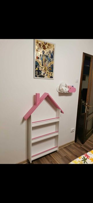 Biblioteca raft carti bookhouse roz cu alb