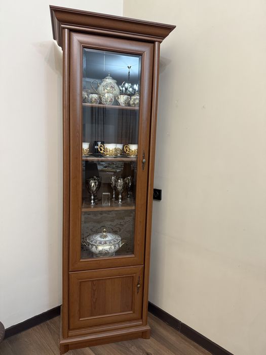 Комод и горка  продам