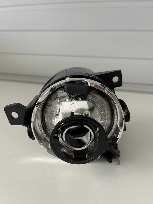 Proiector ceata stanga vw scirocco 2008 2014 nou