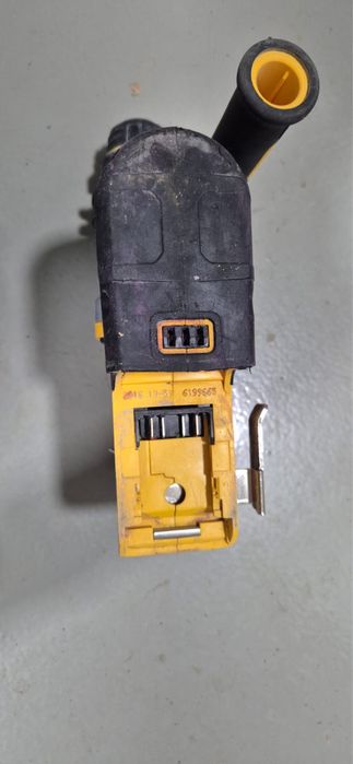 Перфоратор Dewalt      DCH273