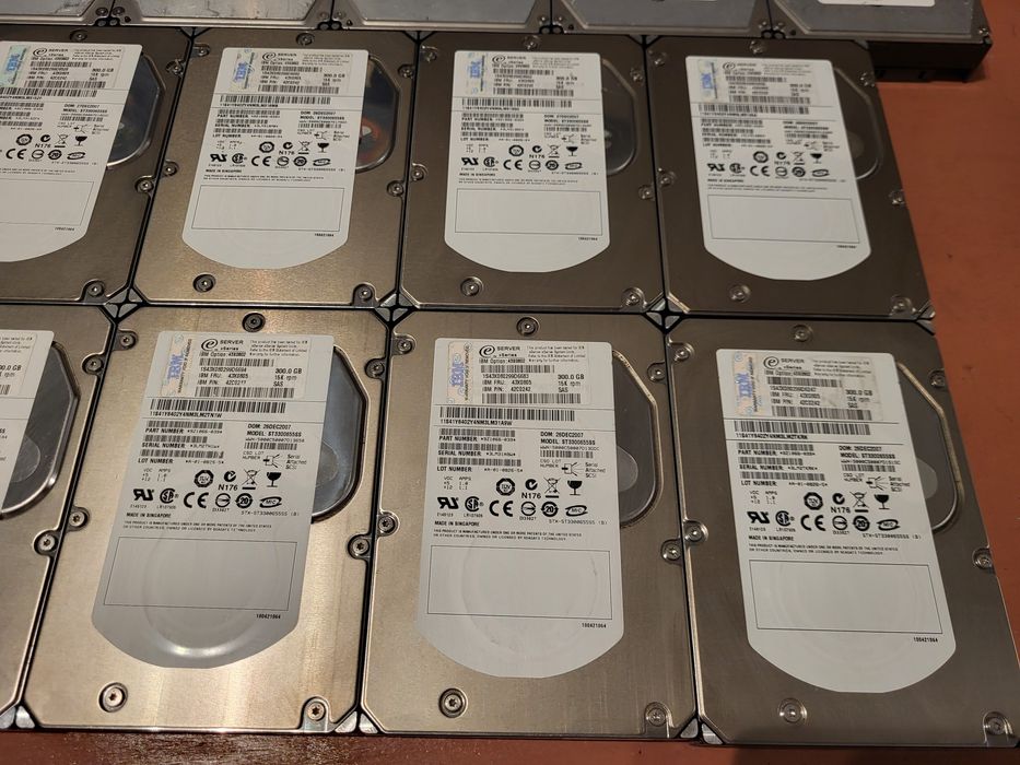 Pachet 16 buc HDD Server IBM 300Gb 15k RPM SAS