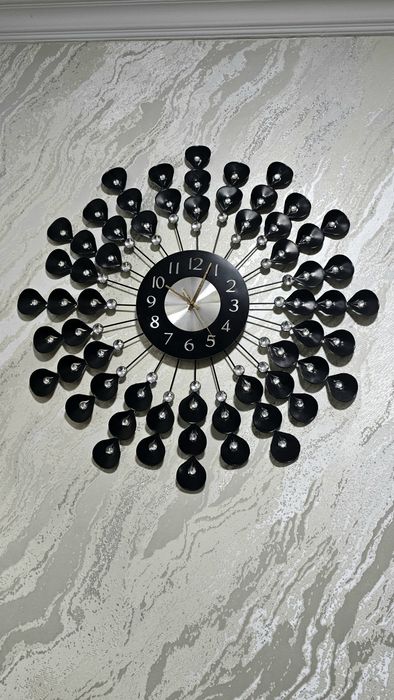 Продам свой настенные часы