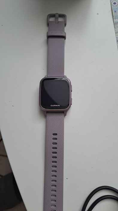 часовник Garmin VENU SQ