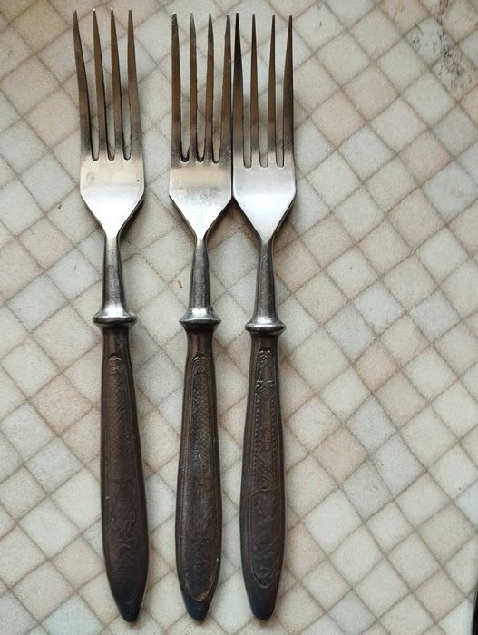 Вилки ложки столовые