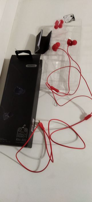 Продам наушники Новые