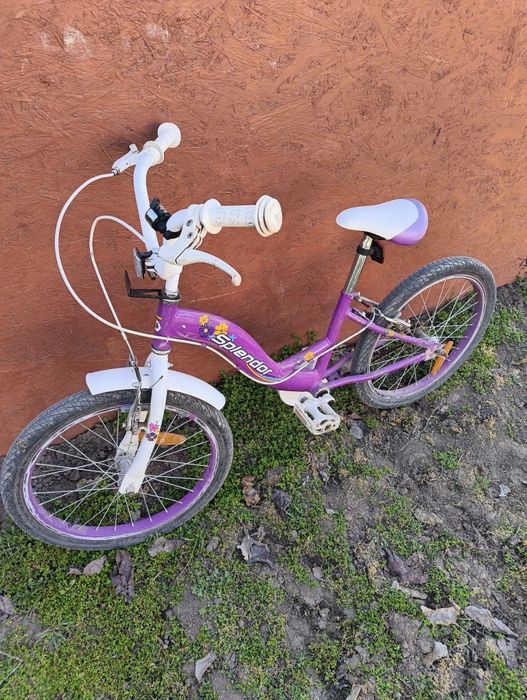 Vând bicicleta copii vârstă 4-8 ani