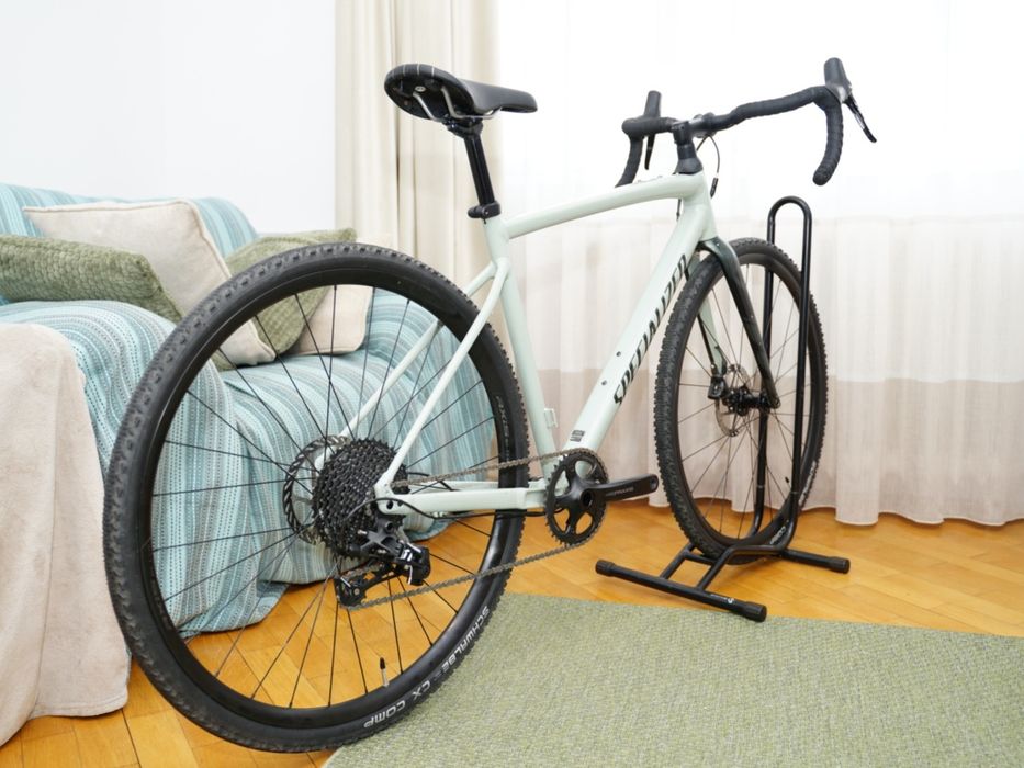 Bicicleta gravel cu suspensie integrata Specialized Diverge Comp E5