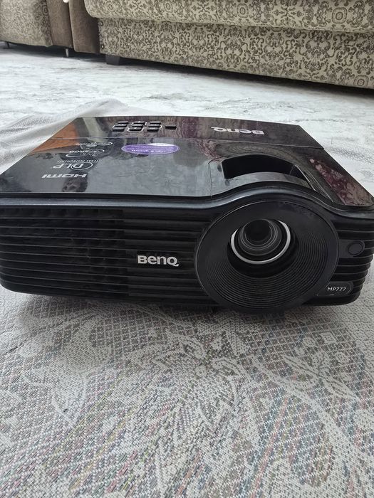 Продаётся видео проектор BENQ