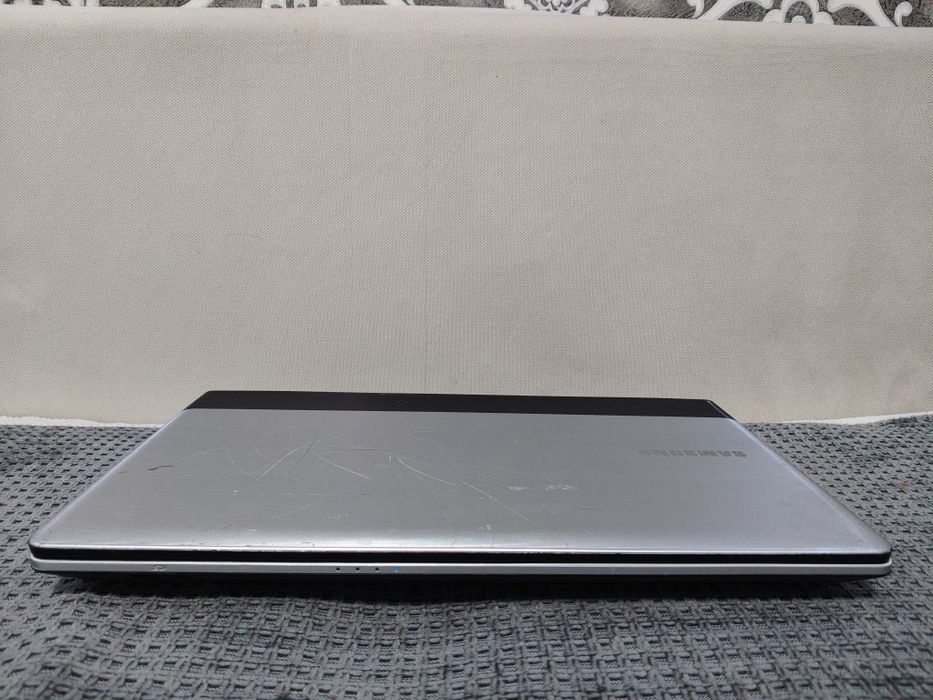 Ноутбук Самсунг в комплекте