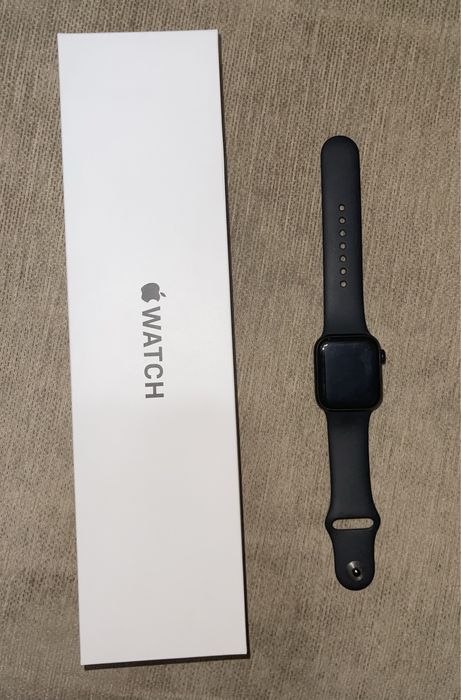 Apple Watch SE 2 (40 мм), GPS, Midnight. С коробкой