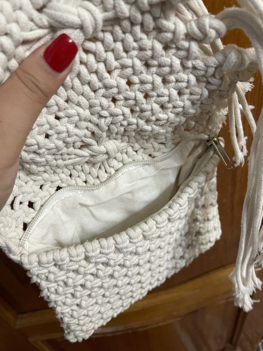 Из Вьетнама привезла, дешево!