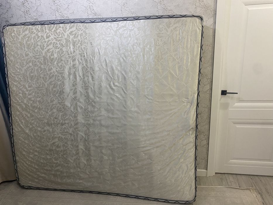 Матрас с пружином 180*200