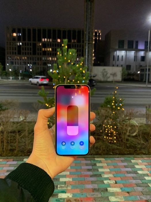 Продам срочно iPhone 12 Pro 256gb