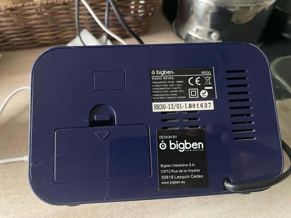 Radio ceas la priza și cu baterie 9V