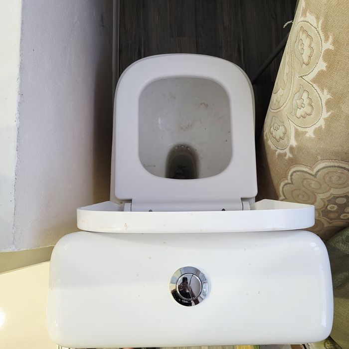 Унитаз в хорошем состояний