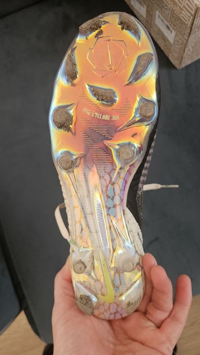 Vand ghete de fotbal Nike Phantom 40