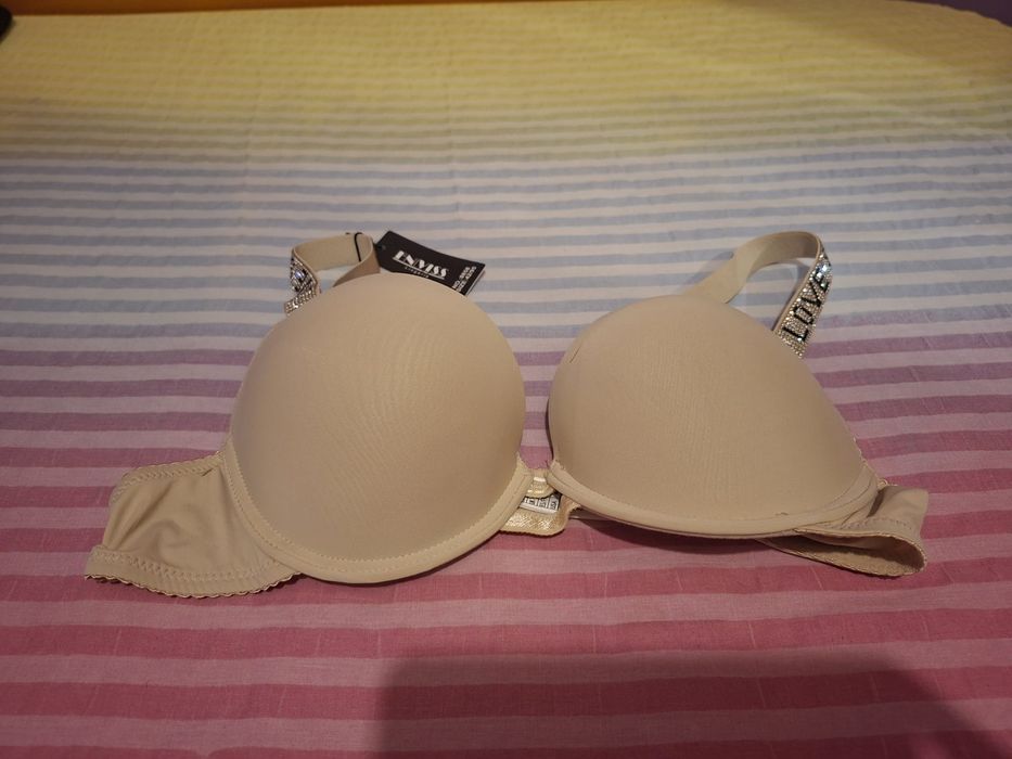 Vând Sutien Damă Push-up  Mărimea 42/95 Nou