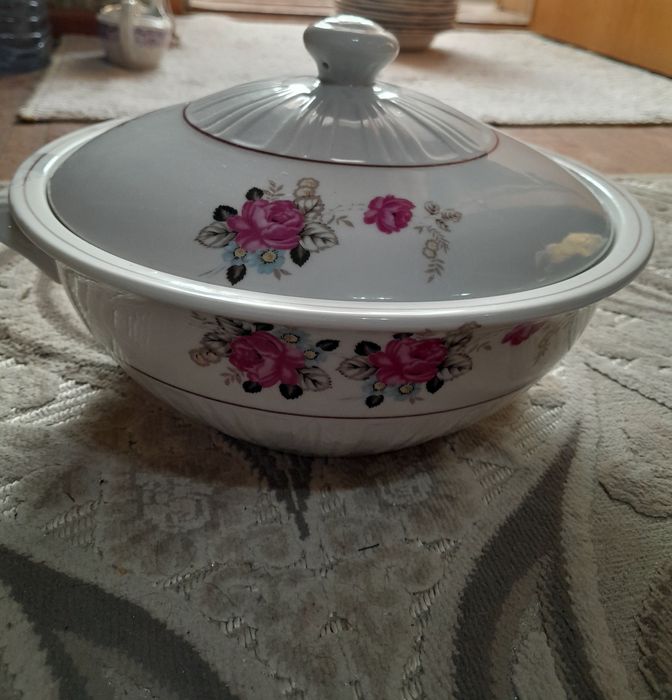 Столовый  сервиз