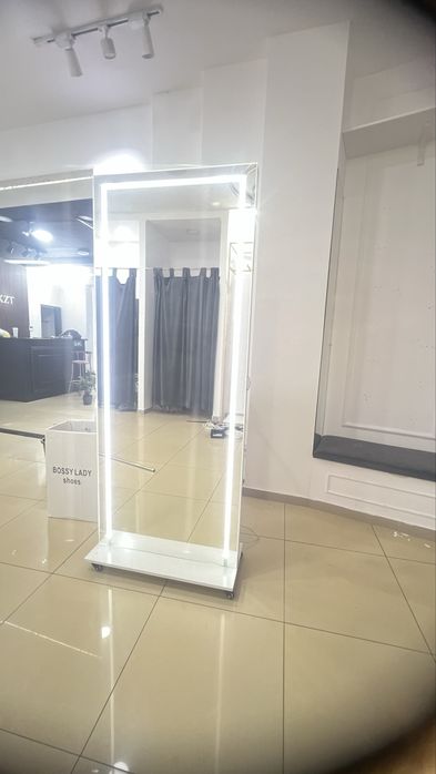 Зерколо продам.  С подсветкой.        .           .