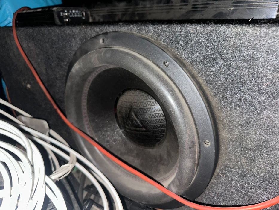 заряженный сабвуфер