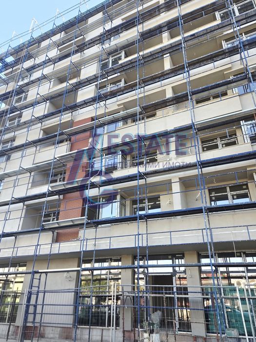 Продава тристаен апартамент в ж.к Меден Рудник - зона В. Пред Акт 15.
