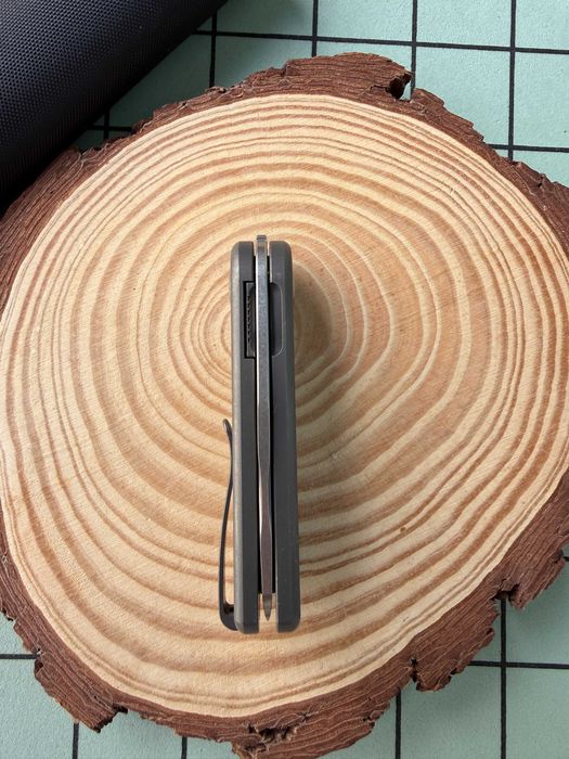 Baby Barlow knife - Darkened Titanium "URBAN EDC"