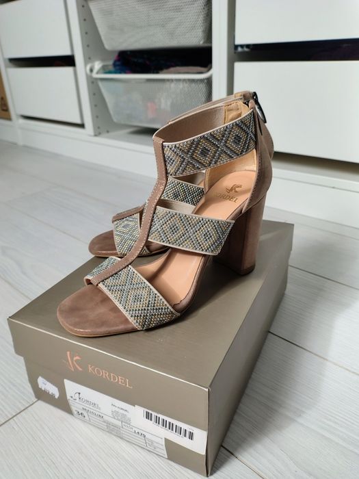 Sandale de ocazie masura 36